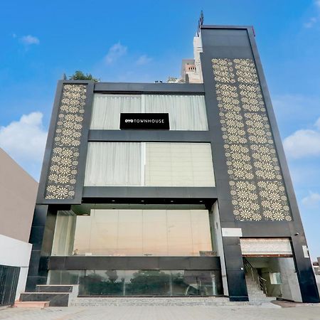 Banthra Sikandarpur Super Hotel O Banthara Near Airport מראה חיצוני תמונה