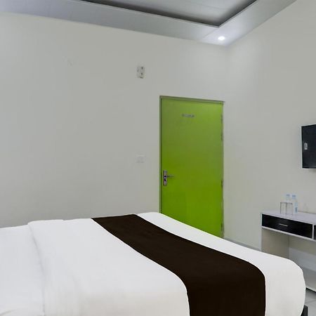 Banthra Sikandarpur Super Hotel O Banthara Near Airport מראה חיצוני תמונה