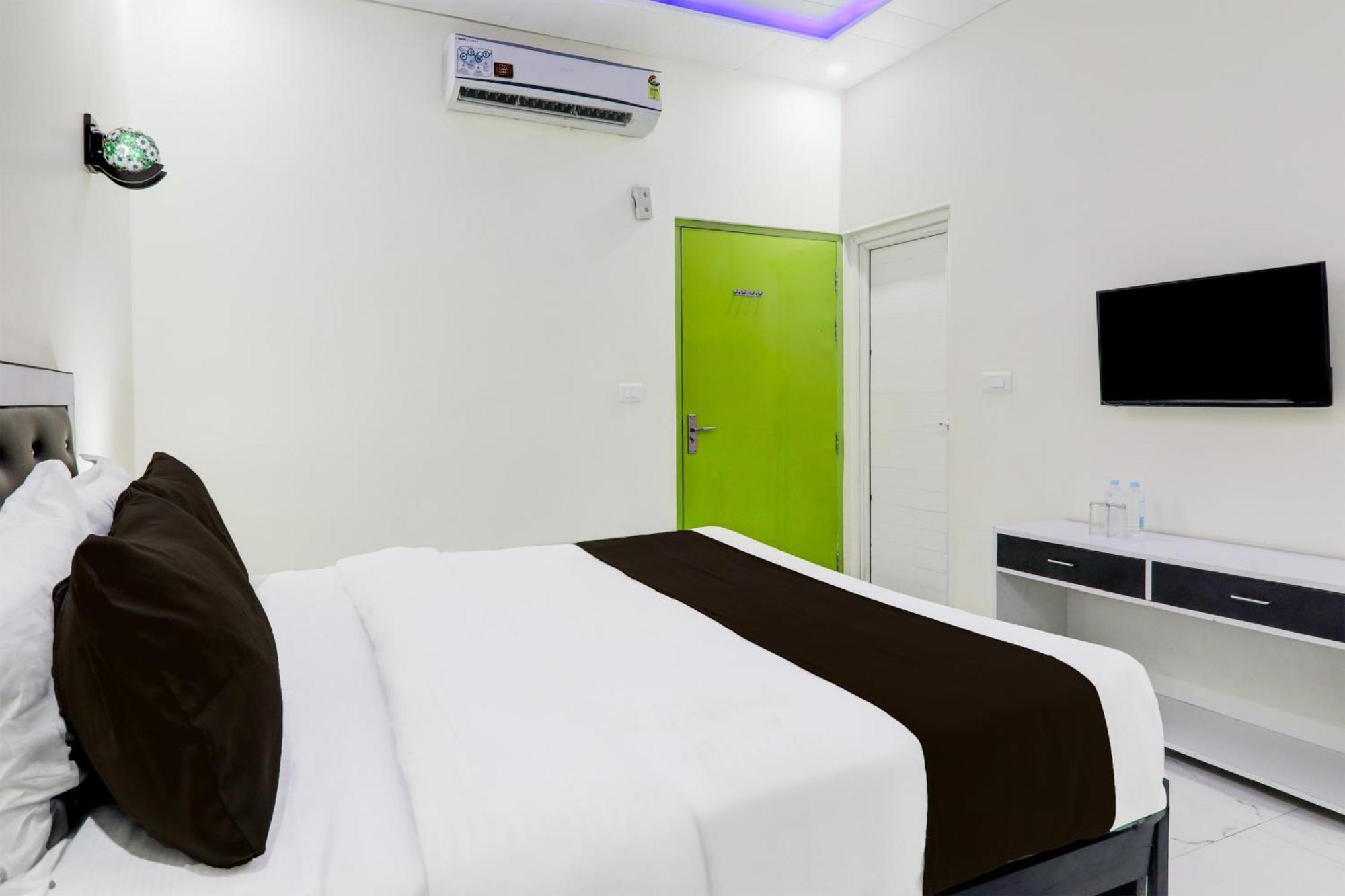Banthra Sikandarpur Super Hotel O Banthara Near Airport מראה חיצוני תמונה